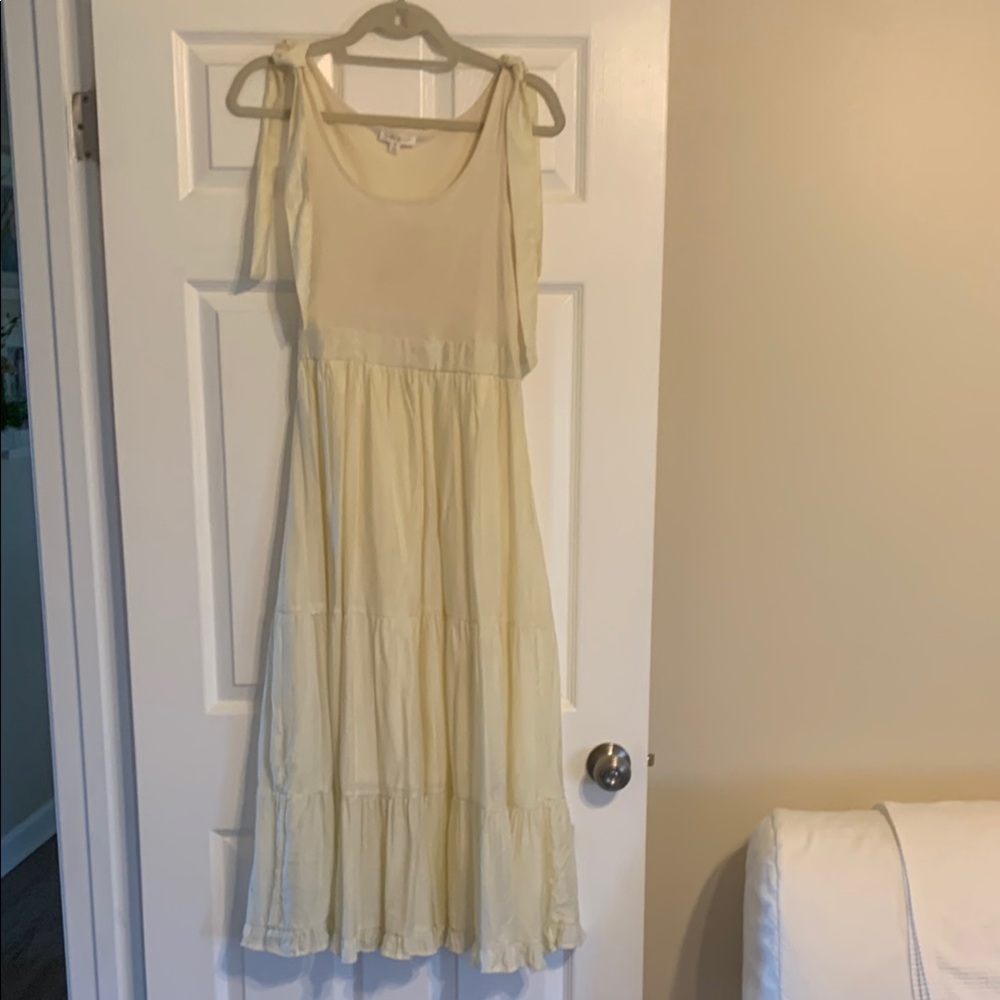 Elegant Cream Sleeveless Dress